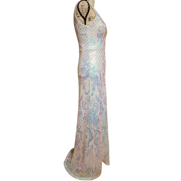 Blondie Nites Elegant White Sequin Sleeveless Gown - Picture 10 of 13